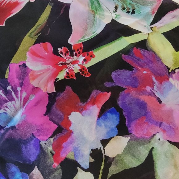 NWT Carlisle 100% Silk Scarf Amaryllis Design - Picture 4 of 5